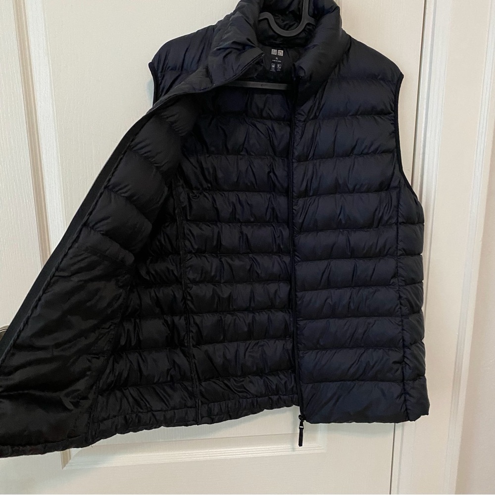 Uniqlo Black Light Weight Water Resistant Down Filled Puffer Quilted Vest XL - Picture 8 of 10